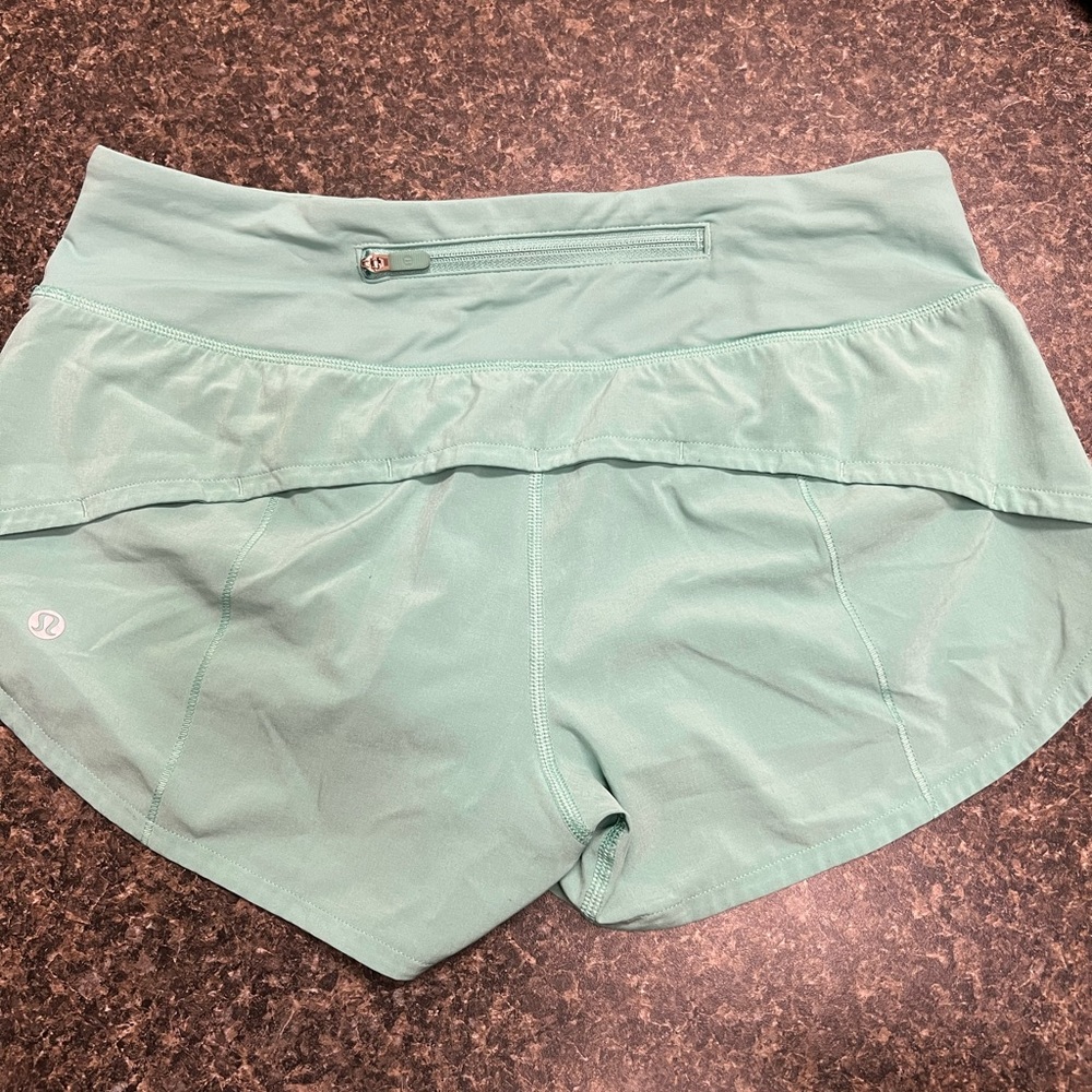 Lululemon Speed up short 2.5